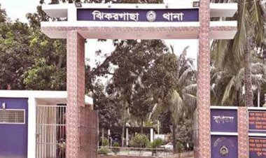  গ্রিল কেটে ঘরে ঢুকে মাকে ছুরিকাঘাতে হত্যা, মেয়ে আহত