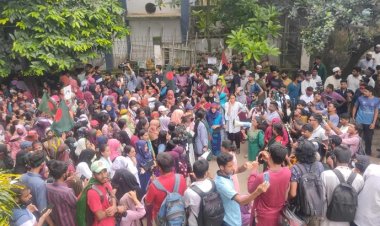 কোটা সংস্কার আন্দোলন: মিছিল নিয়ে বঙ্গভবনের পথে শিক্ষার্থীরা