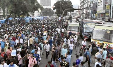  গুলিস্তানে অবরোধে যান চলাচল বন্ধ