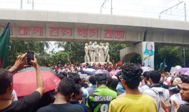  রাজু ভাস্কর্যে জড়ো হচ্ছেন কোটা আন্দোলনকারীরা