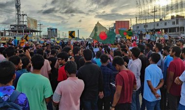 ঢাকা-খুলনা মহাসড়ক অবরোধ খুবি-কুয়েট শিক্ষার্থীদের