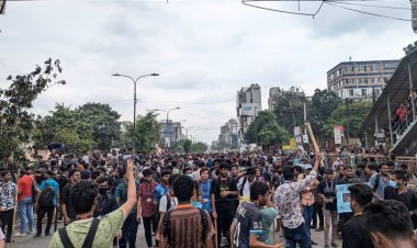 নতুনবাজারে ৩ বেসরকারি বিশ্ববিদ্যালয় শিক্ষার্থীদের সঙ্গে ছাত্রলীগের ধাওয়া-পাল্টা ধাওয়া