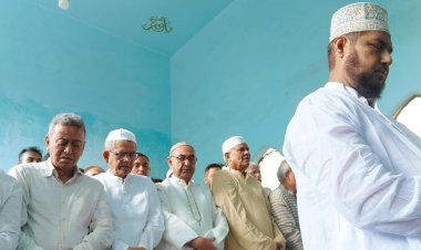 বিএনপির গায়েবানা জানাজা কর্মসূচিতে পুলিশের বাধা,আটক অনেকে