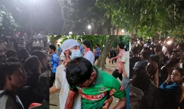 জাবিতে শিক্ষার্থীদের উপর গুলি, টিয়ারশেল, সাউন্ড গ্রেনেড নিক্ষেপ, আহত ৮০