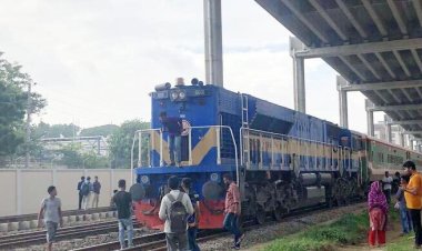  সারাদেশে রেল যোগাযোগ বন্ধ