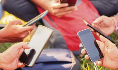 ১০ দিন পর চালু হলো মোবাইল ইন্টারনেট