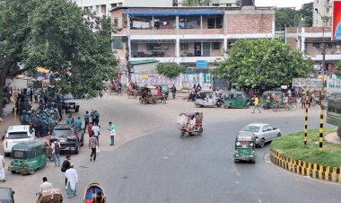  মিরপুর ১০ নম্বরে পুলিশের ব্যাপক উপস্থিতি