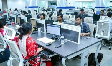 স্বাভাবিক সময়সূচি অনুযায়ী চলছে অফিস