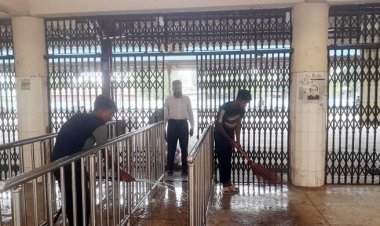  শুরু হচ্ছে ট্রেন চলাচল, স্টেশনে চলছে ধোয়া-মোছার কাজ