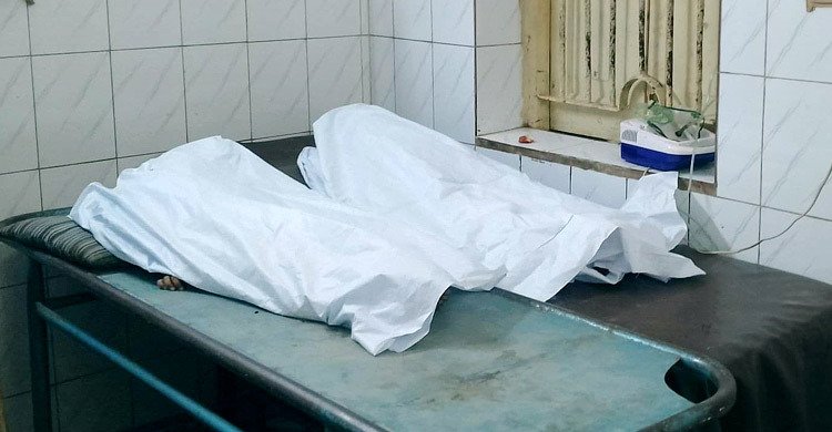 বাড়িতে বিদ্যুৎস্পৃষ্টে প্রাণ গেলো বাবা-ছেলের
