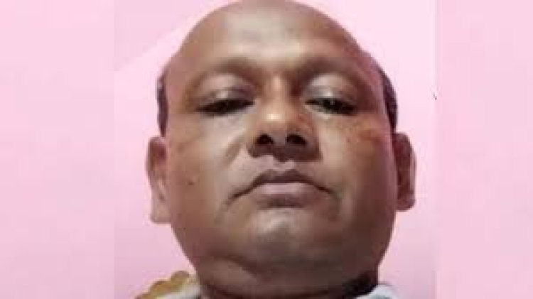 সন্তানকে পরীক্ষাকেন্দ্রে পাঠিয়ে স্বামীর লাশ নিয়ে গ্রামে ফিরলেন স্ত্রী