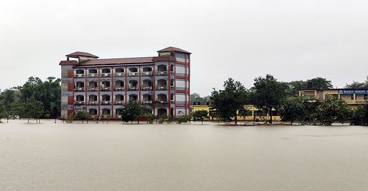 তৃতীয় দফার বন্যায় ডুবলো সিলেট