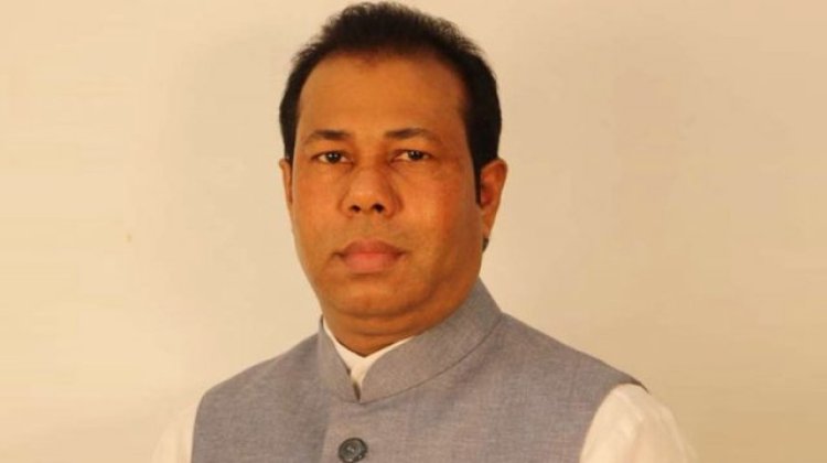 কে এই ৪০০ কোটি টাকার মালিক পিয়ন?