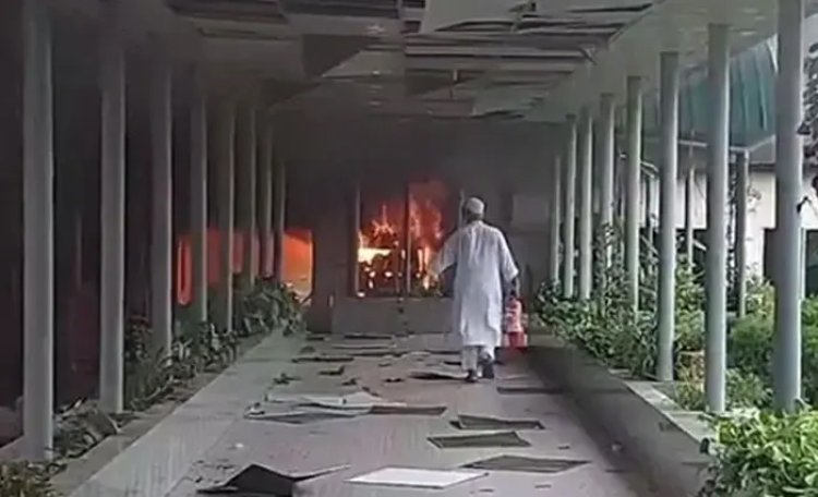 বিটিভি ভবনে ভয়াবহ আগুন, সম্প্রচার বন্ধ