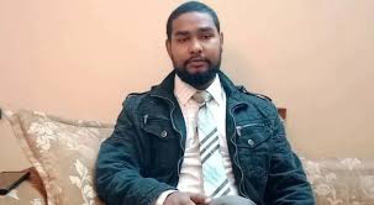 ব্র্যাক বিশ্ববিদ্যালয়ের সাবেক শিক্ষক আসিফ মাহতাবকে ডিবি পরিচয়ে তুলে নেয়ার অভিযোগ