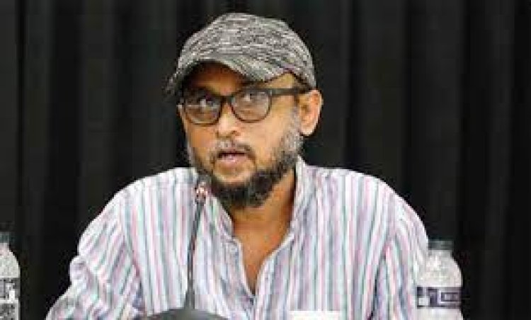 ‘লুঙ্গি খুলে ধর্ম চেক করার মতো ছেলেমেয়েদের মোবাইল চেক করা হচ্ছে’