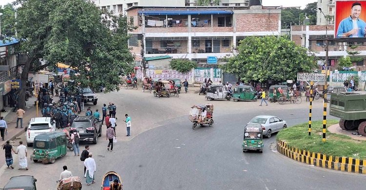 মিরপুর ১০ নম্বরে পুলিশের ব্যাপক উপস্থিতি