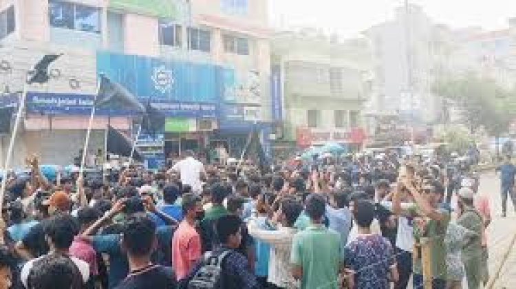 ঠাকুরগাঁওয়ে শিক্ষার্থীদের বিক্ষোভ