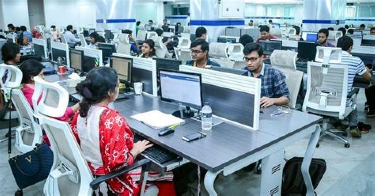স্বাভাবিক সময়সূচি অনুযায়ী চলছে অফিস