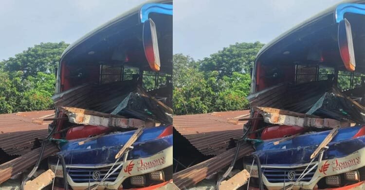 ময়মনসিংহে বাসচাপায় অটোরিকশার চালকসহ নিহত ২