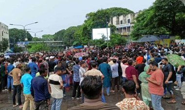 শাহবাগে শিক্ষার্থীদের অবরোধ