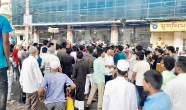  খিলগাঁওয়ে রাস্তায় অবস্থান নিয়েছেন শিক্ষার্থীরা