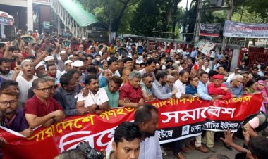 গণহত্যা ও সাংবাদিক হত্যার প্রতিবাদে সাংবাদিকদের বিক্ষোভ মিছিল