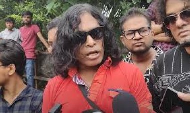 শিক্ষার্থীদের সংহতি জানিয়ে হাসান বললেন, ‘শিল্পী সমাজ এক হয়ে গেছে’