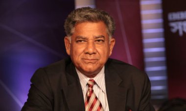 আহত পুলিশ সদস্যদের দেখতে রাজারবাগে যাচ্ছেন স্বরাষ্ট্র উপদেষ্টা