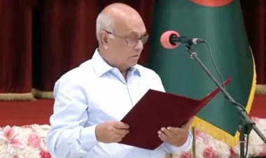  শপথ নিলেন উপদেষ্টা ফারুক-ই-আজম