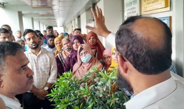  পদোন্নতির দাবিতে জনপ্রশাসন মন্ত্রণালয়ের কর্মচারীদের বিক্ষোভ