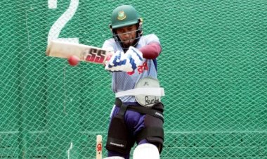 পাকিস্তানের বিপক্ষে মাঠে নামার আগে আঙুলে চোট মুশফিকের