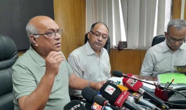  ত্রাণ উপদেষ্টা বন্যাকবলিত মানুষের জানমাল রক্ষায় সরকার সার্বিকভাবে চেষ্টা করছে