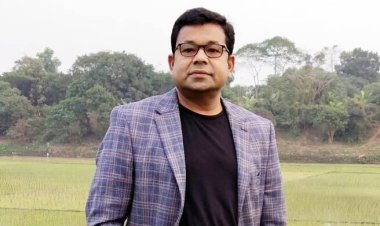  বন্যার্তদের জন্য স্যালাইন সংগ্রহ করেছেন মনির খান