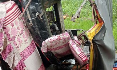 বাসের সঙ্গে থ্রি হুইলারের সংঘর্ষে মা-ছেলে নিহত