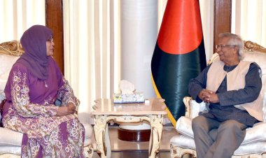 প্রধান উপদেষ্টার সঙ্গে মালয়েশিয়ার হাইকমিশনারের সাক্ষাৎ