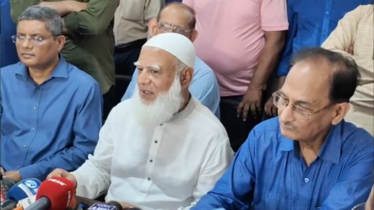 ঢাকেশ্বরী মন্দির পরিদর্শনে জামায়াত আমির ডা. শফিকুর