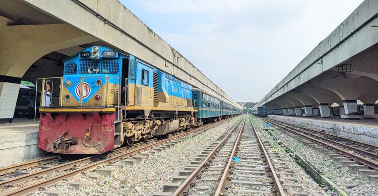 বৃহস্পতিবার থেকে চলবে আন্তঃনগর ট্রেন