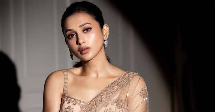 অভিনেত্রী মিমি চক্রবর্তীকে ধর্ষণের হুমকি