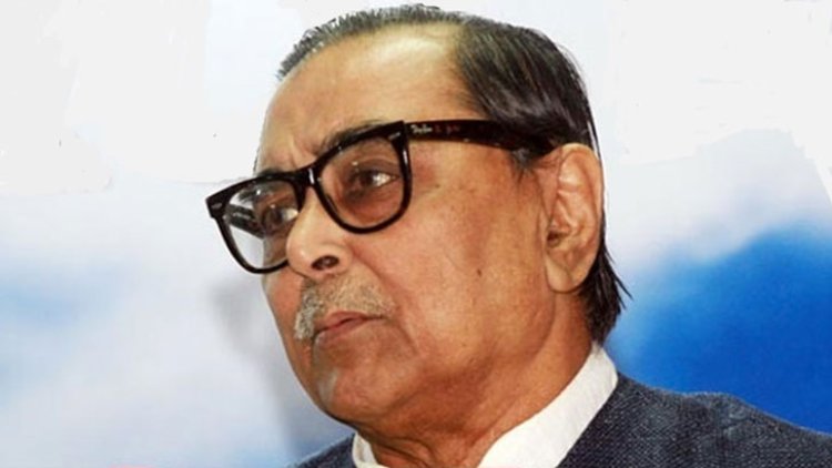 আজীবন ক্ষমতার লোভ হাসিনাকে পেয়ে বসেছিল: মেনন