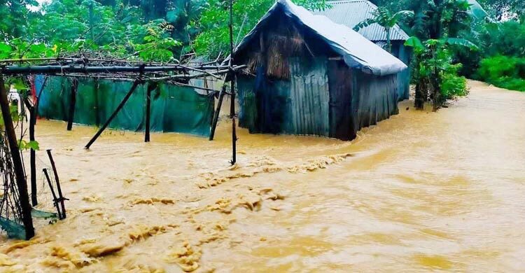বন্যায় মৃতের সংখ্যা বেড়ে ৩১