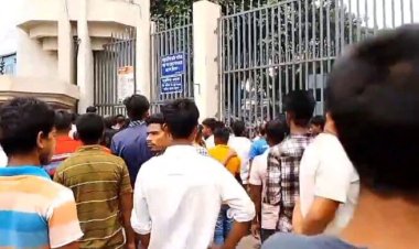  সাভারে চাকরির দাবিতে বিক্ষোভ, মহাসড়ক অবরোধ