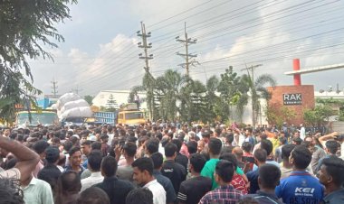 গাজীপুরের বিভিন্ন সড়কে শ্রমিকদের বিক্ষোভ