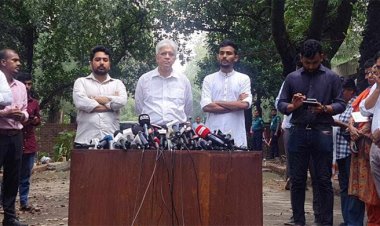 গণভবনকে জাদুঘরে রূপান্তরে আগামীকালের মধ্যে কমিটি: উপদেষ্টা আসিফ