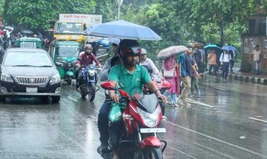  ঢাকায় সকাল থেকে বৃষ্টি, অফিসগামীদের ভোগান্তি