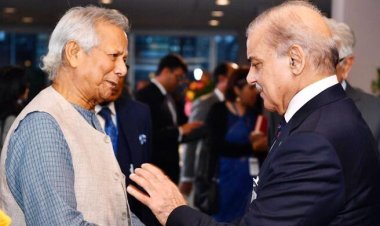  ড. ইউনূসের সঙ্গে পাকিস্তানের প্রধানমন্ত্রীর সাক্ষাৎ