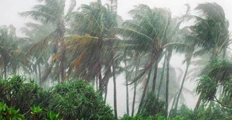 বজ্রবৃষ্টিসহ ঝোড়ো হাওয়া বইতে পারে দেশের ৮ অঞ্চলে