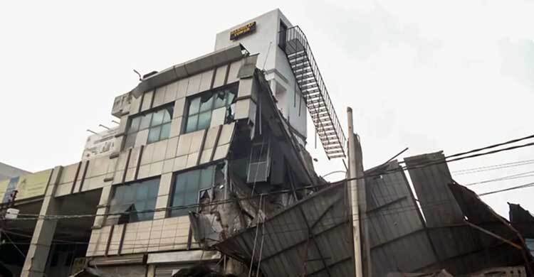 ভারতে ভবন ধসে নিহত ৮, আহত ২৮