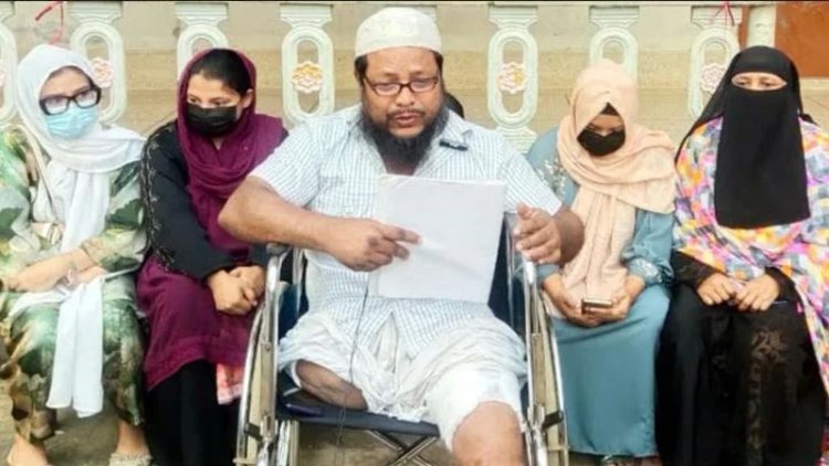 দুই পায়ে গুলির পর কুপিয়ে প্রায় বিচ্ছিন্ন করা হয় হাতের আঙুল