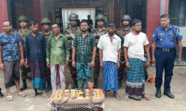 যৌথবাহিনীর অভিযানে রাজবাড়ীতে অস্ত্রসহ আটক ৬